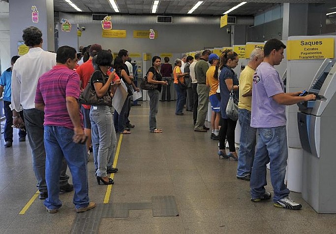 VOLTANDO: Agências bancárias retornam expediente nesta quarta-feira (14) de Cinzas