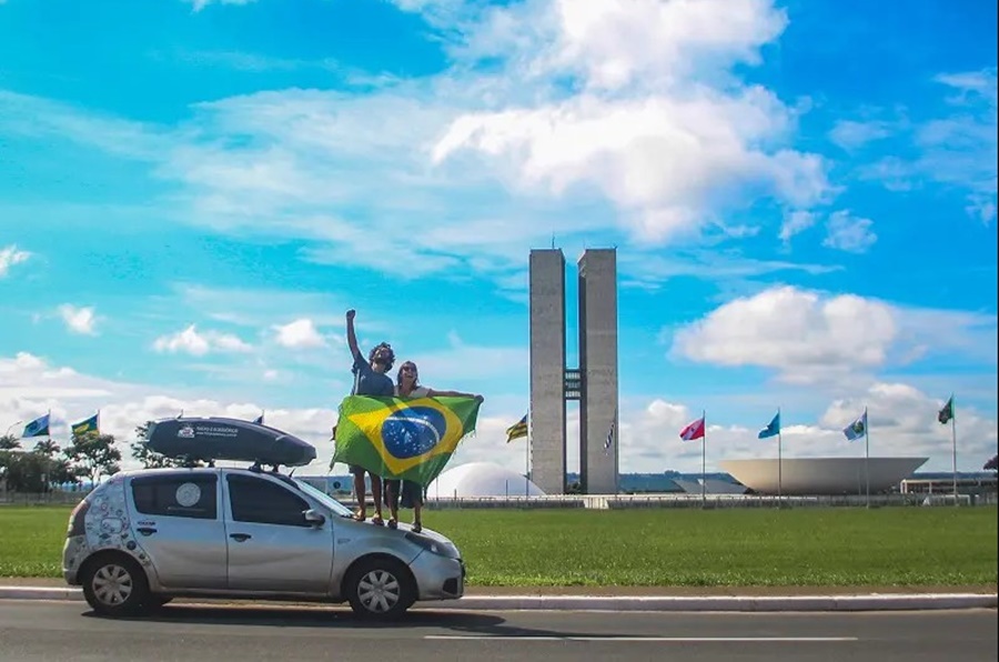 JORNALISTAS: Casal conhece todos os estados do Brasil de carro
