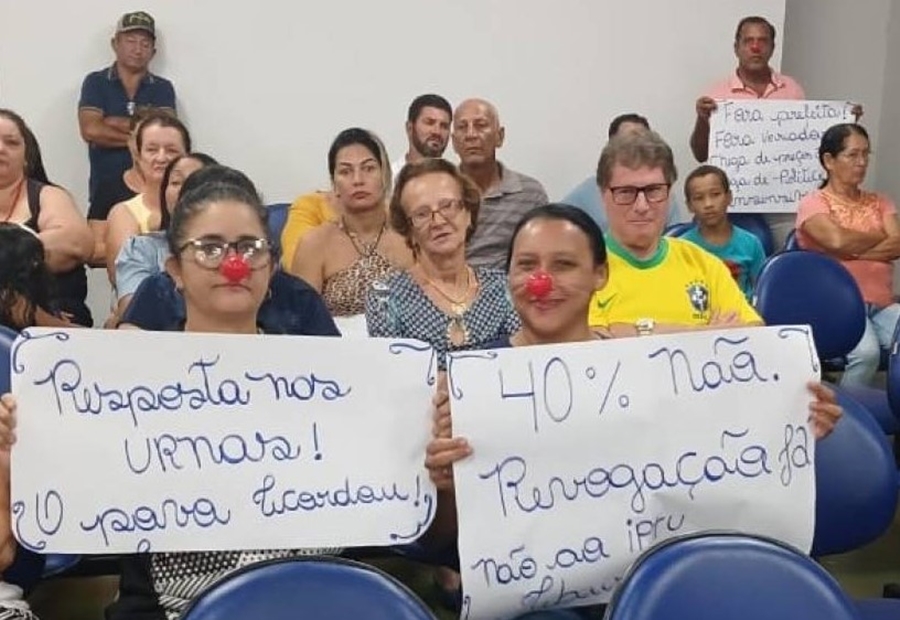 CEREJEIRAS: Moradores protestam contra IPTU e esposa de vereador é denunciada por agressão