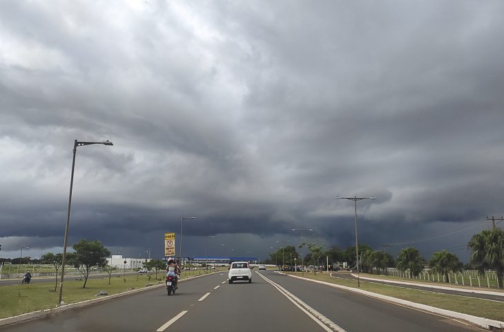 TEMPO FEIO: Semana de céu fechado e chuvas em Rondônia, incluindo Vilhena