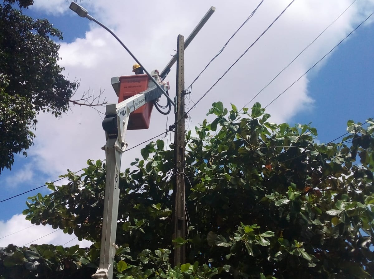 EDWILSON NEGREIROS: Vereador solicita mutirão de iluminação pública no Bairro Igarapé; EMDUR atende