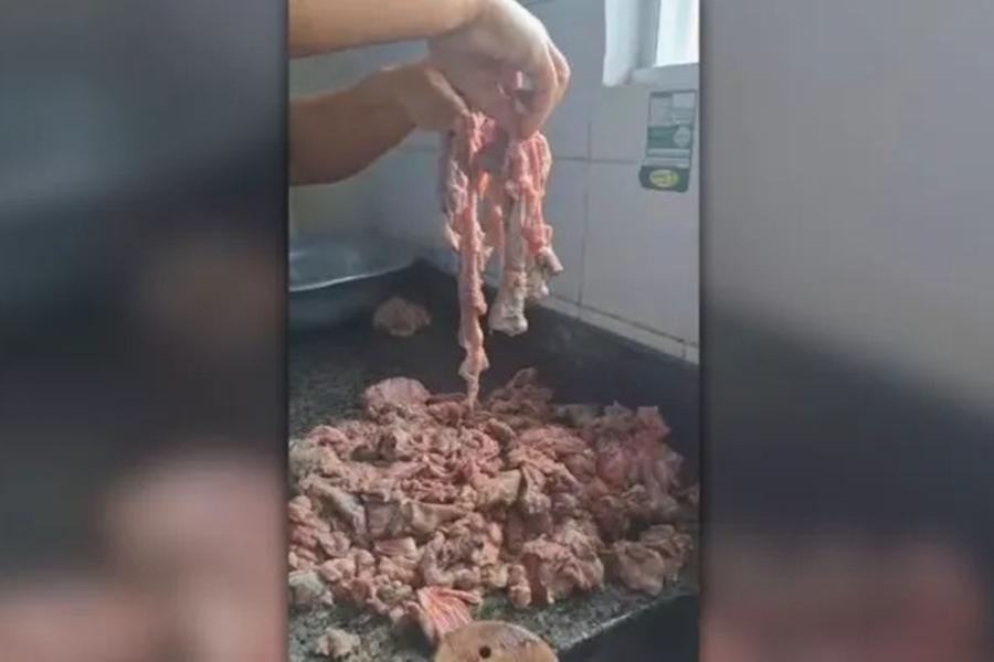 ALARMANTE: Escola do Acre serve merenda com carne estragada; veja o vídeo