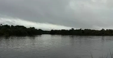 TRÁGICO: Barcos se chocam de frente e homem desaparece no rio