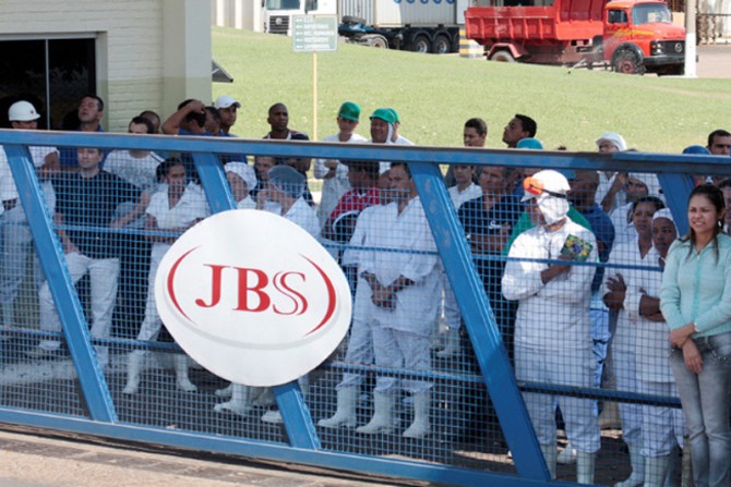JUSTIÇA: JBS é condenada a pagar R$ 1 milhão em direitos trabalhistas
