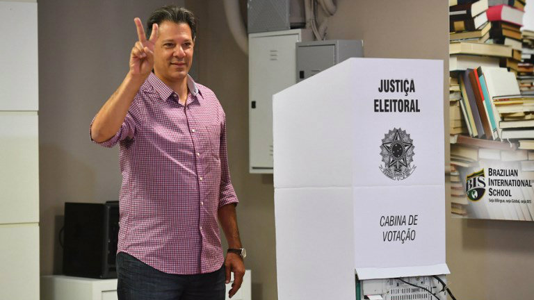 ELEIÇÕES 2018: Haddad vota em SP e diz que ficará “mais fácil” para o eleitor escolher no 2º turno