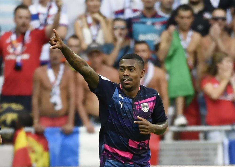 FUTEBOL INTERNACIONAL: Roma oferece R$ 154 mi e tenta driblar Everton para ter Malcom, diz site