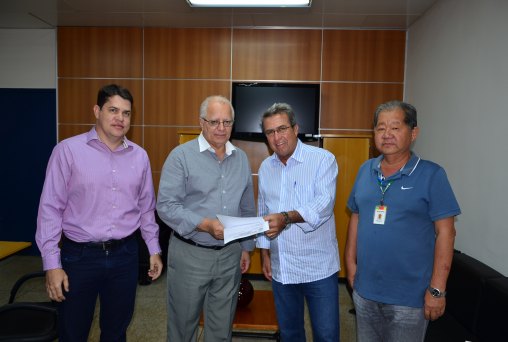 Prefeito busca melhorias para o trânsito no Detran 