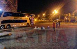 Idoso tem bagagem esmagada por ônibus em rodoviária