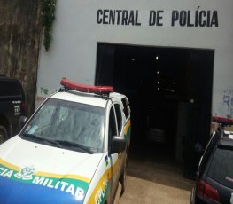 NA ESCOLA: Casal é detido após furtar celular de colega em sala de aula