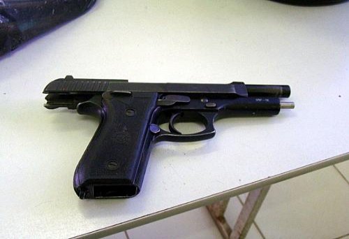 Dupla é presa com pistola ponto 40 durante fuga alucinada