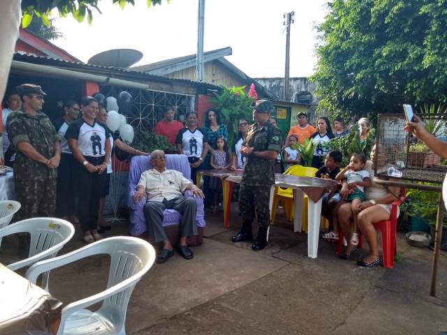 EMOÇÃO A FLOR DA PELE: Pracinha que lutou na 2º Guerra Mundial comemora 95 anos