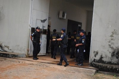 GREVE – PM assume segurança nos presídios e bombas são jogadas para acalmar detentos 