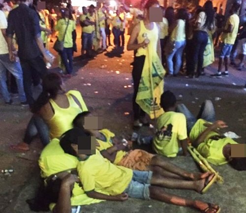 ELEIÇÕES 2016 – Crianças dormem em calçada durante debate eleitoral