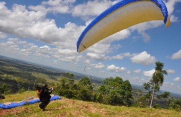 THEOBROMA – Esportista da cidade bate recorde amazônico voando de parapente 