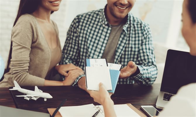 REFERÊNCIA: Quatro dicas para escolher a melhor operadora de passagens aéreas