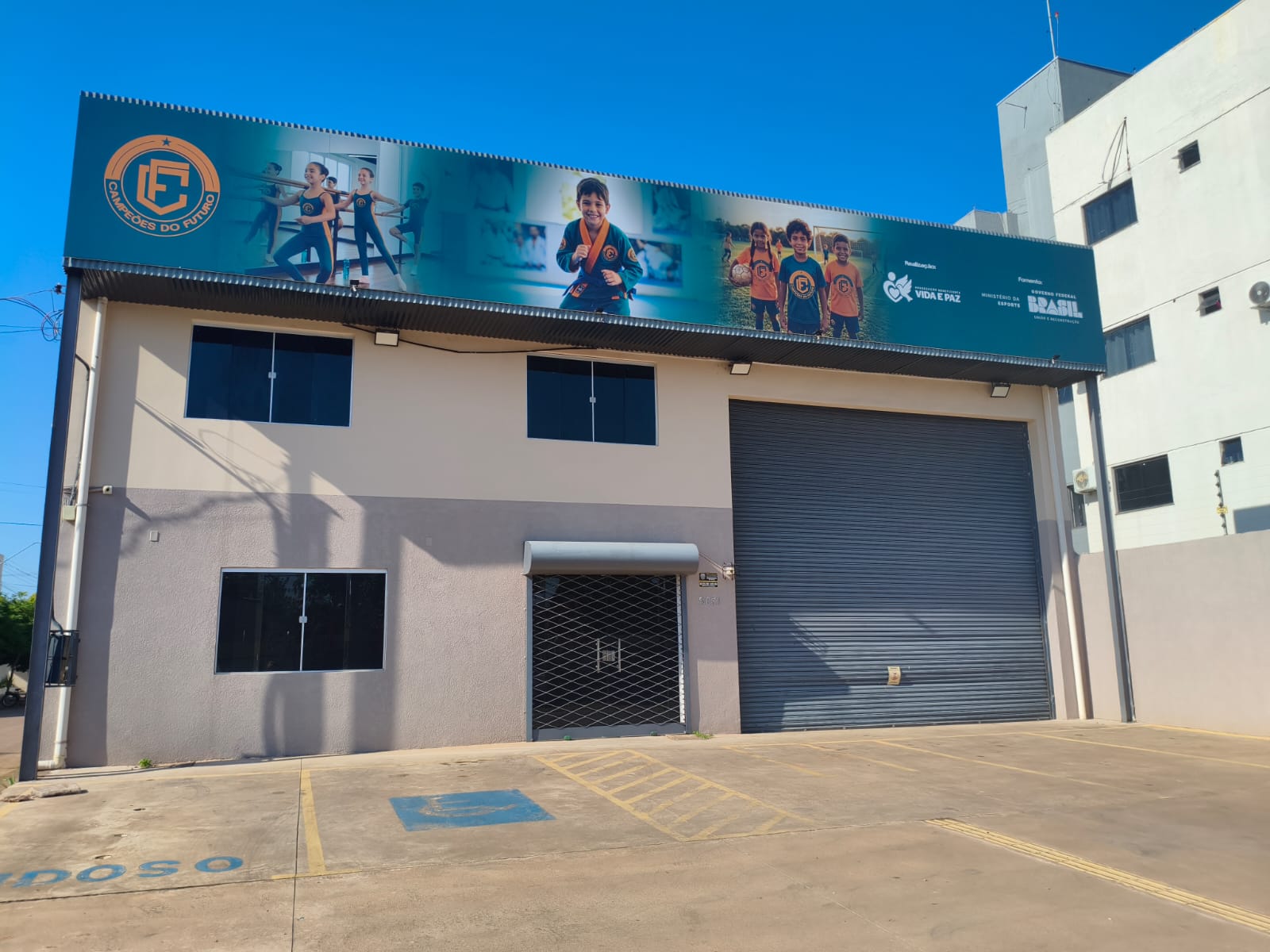 ASSESSOR FLAGRADO: Empresa e ONG que recebeu R$ 12 mi em emendas estão no mesmo endereço 