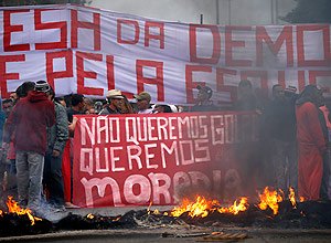 Protestos do MST a favor da presidente interrompem vias