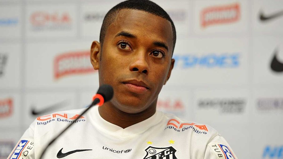 CELEBRIDADE NA CADEIA: Robinho é técnico de futebol em Tremembé