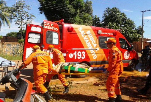 Motociclista provoca acidente abandona esposa com fêmur quebrado