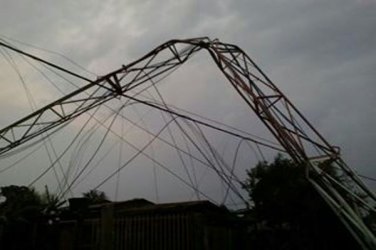 Chuva e vento forte causa destruição em Cerejeiras