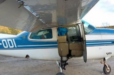 ATUALIZADA - Aeronave de Rondônia é apreendida no CE com 360 kg de cocaína