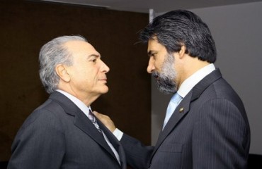 Senador Valdir Raupp mostra prestígio em Brasília e recebe Michel Temer, vice de Dilma na capital