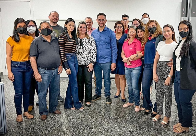 DEPUTADO: Anderson Pereira se despede de servidores do Poder Legislativo