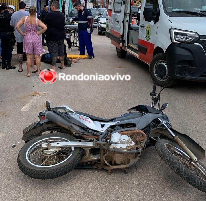 TRÊS VEÍCULOS : Mulher em motocicleta sofre grave acidente na zona Sul