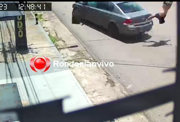 VÍDEO: Motociclista tem fratura exposta em gravíssima colisão frontal 