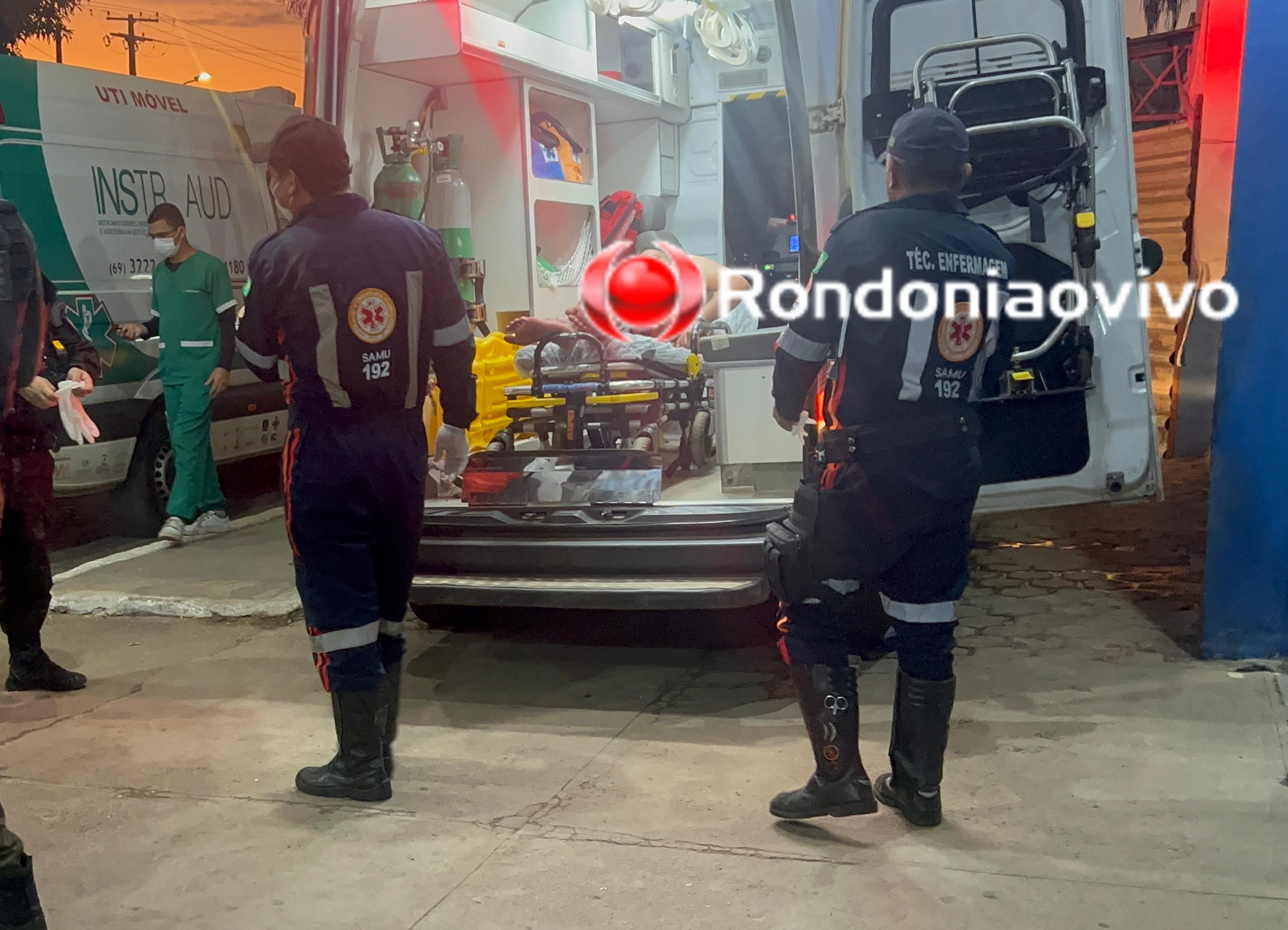 URGENTE: Mecânico é atacado no abdômen ao atender chamado no portão de casa