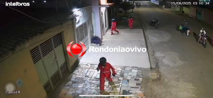 VÍDEO: Seis criminosos fazem arrastão em loja e fogem abandonando moto 