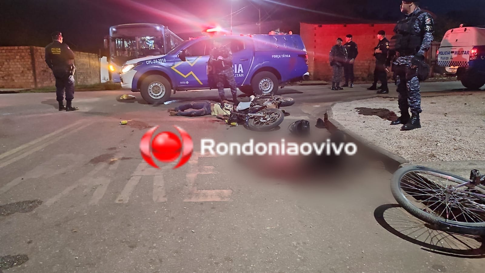 GRAVE: Assaltantes atropelam mulher durante fuga alucinada com moto roubada 