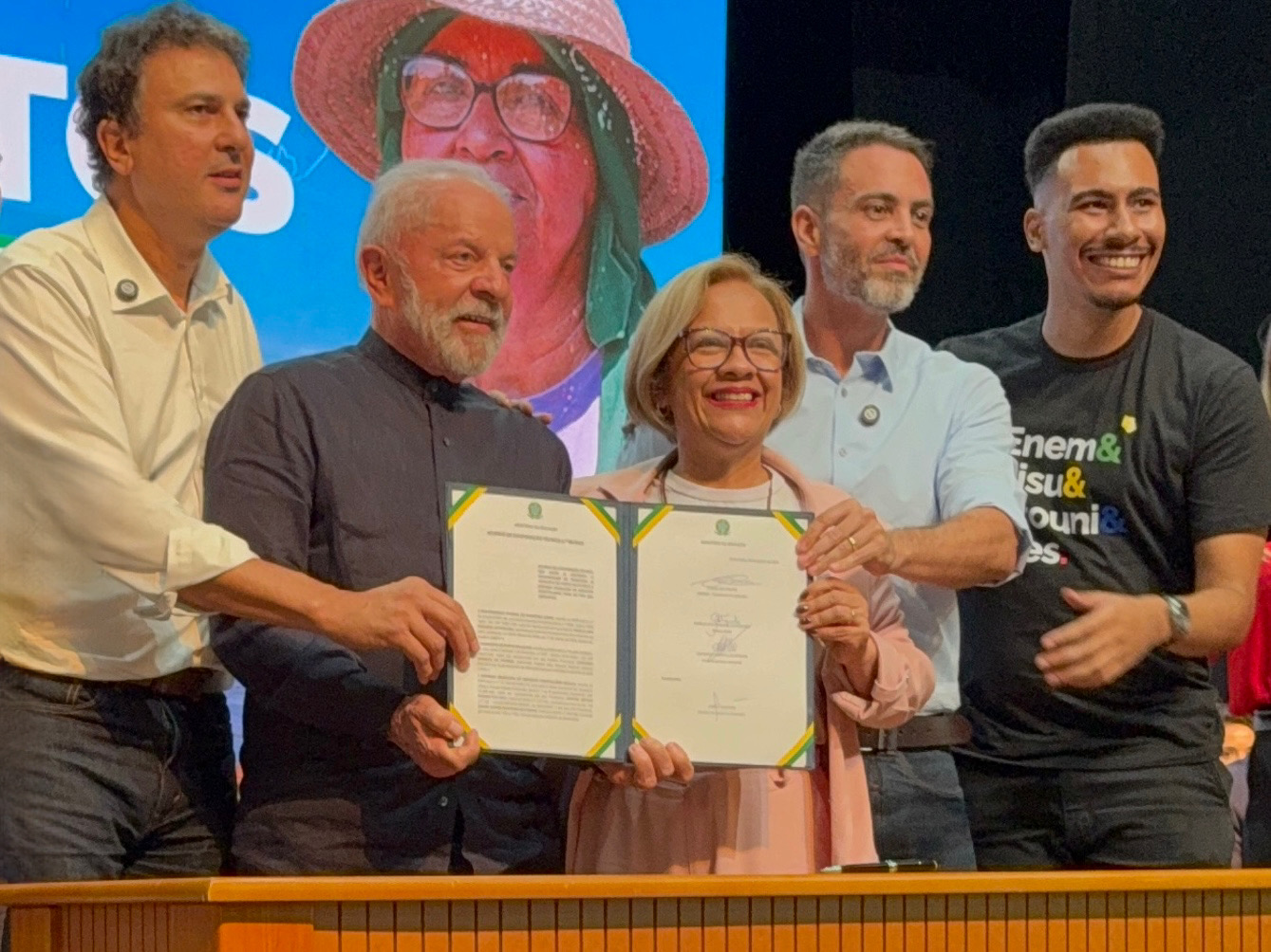 HISTÓRICO: Prefeito Léo Moraes assina contrato para o 1º Hospital Municipal Universitário