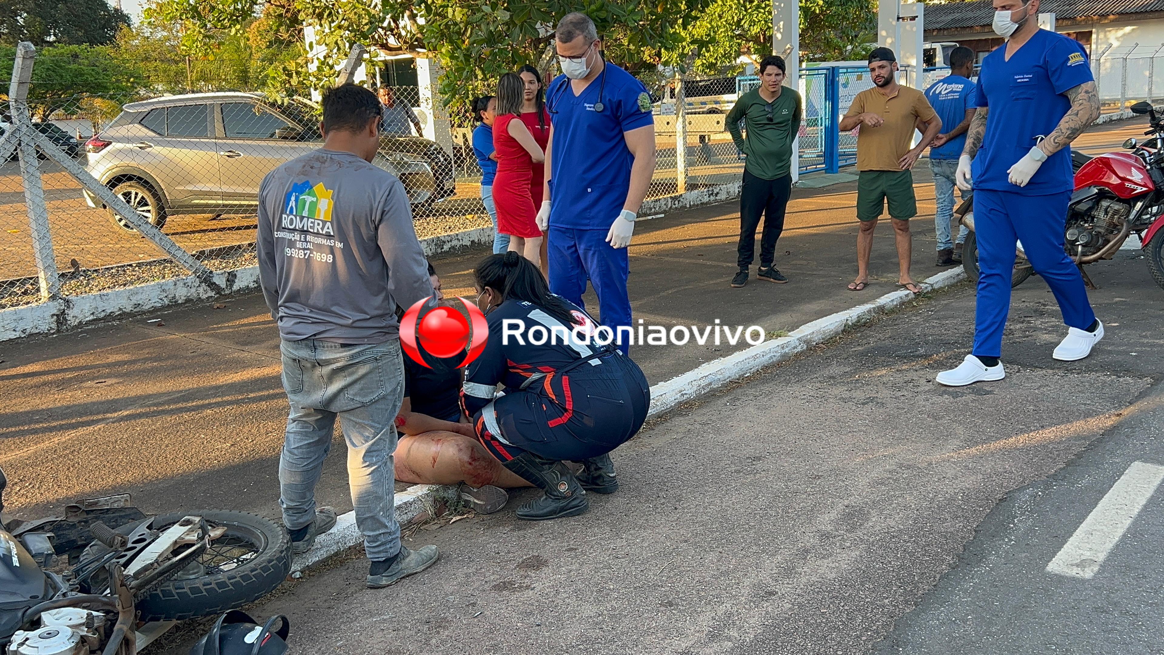 NA TIRADENTES: Motociclista fica com graves ferimentos no rosto após acidente com quatro veículos 
