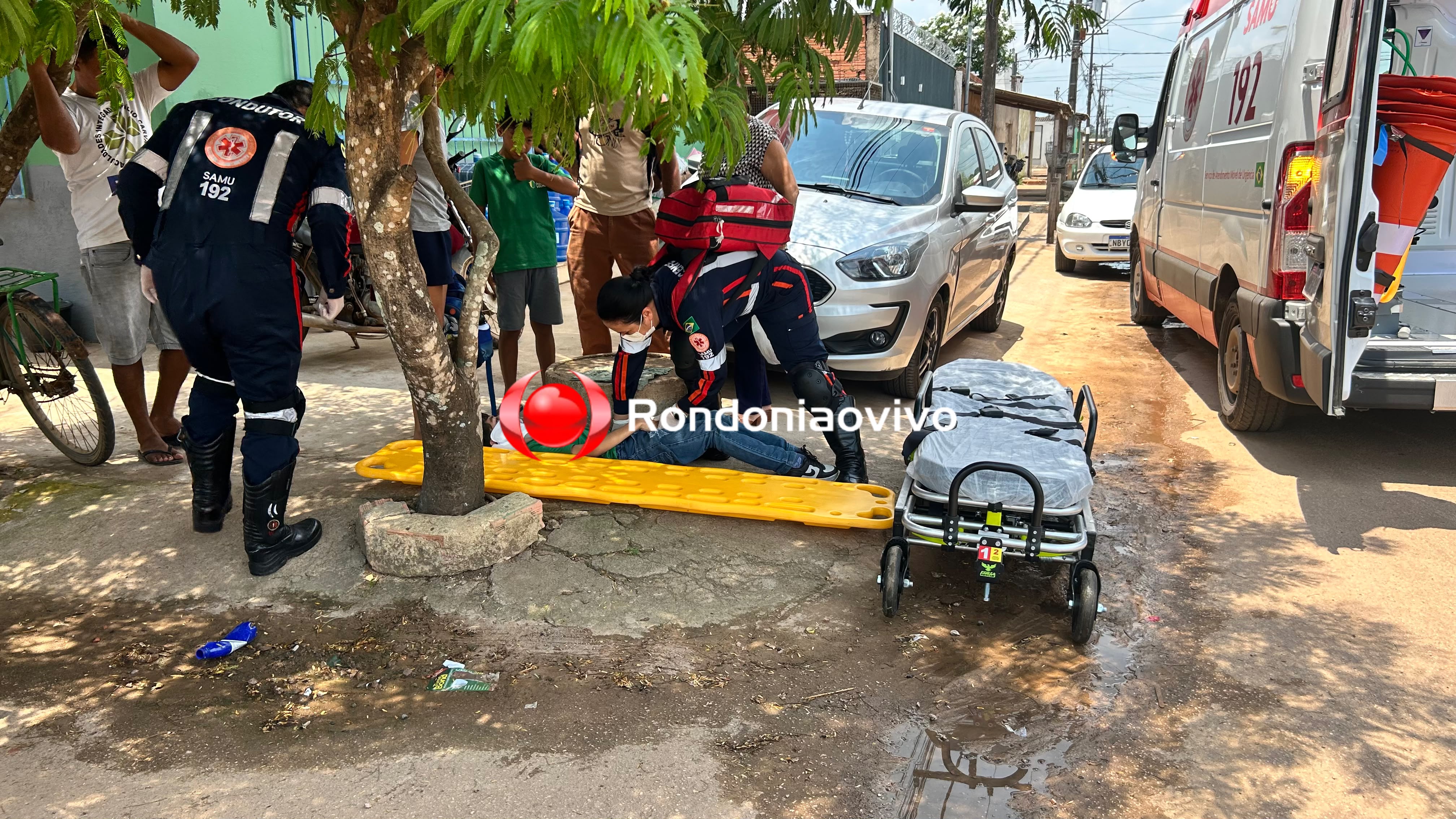 URGENTE: Criança é atropelada por carro ao sair da escola