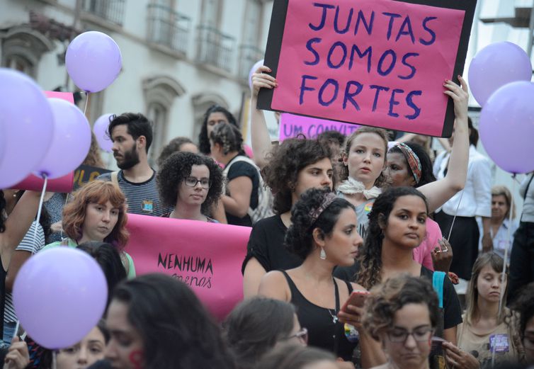 DIREITOS HUMANOS: Especialistas comemoram criminalização de abusos sexuais