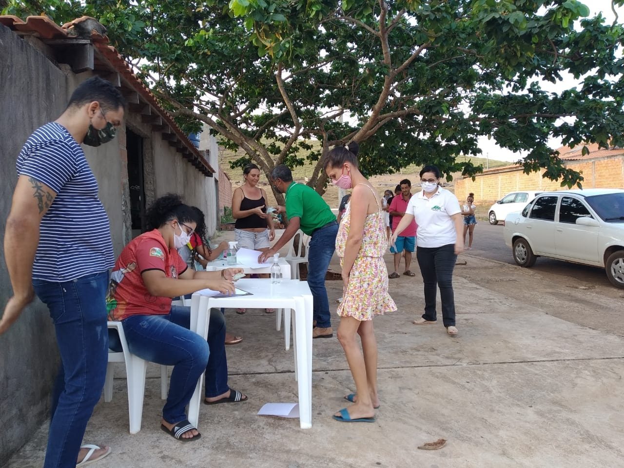 PREVENÇÃO: Famílias da Região do Café são beneficiadas com distribuição de máscaras