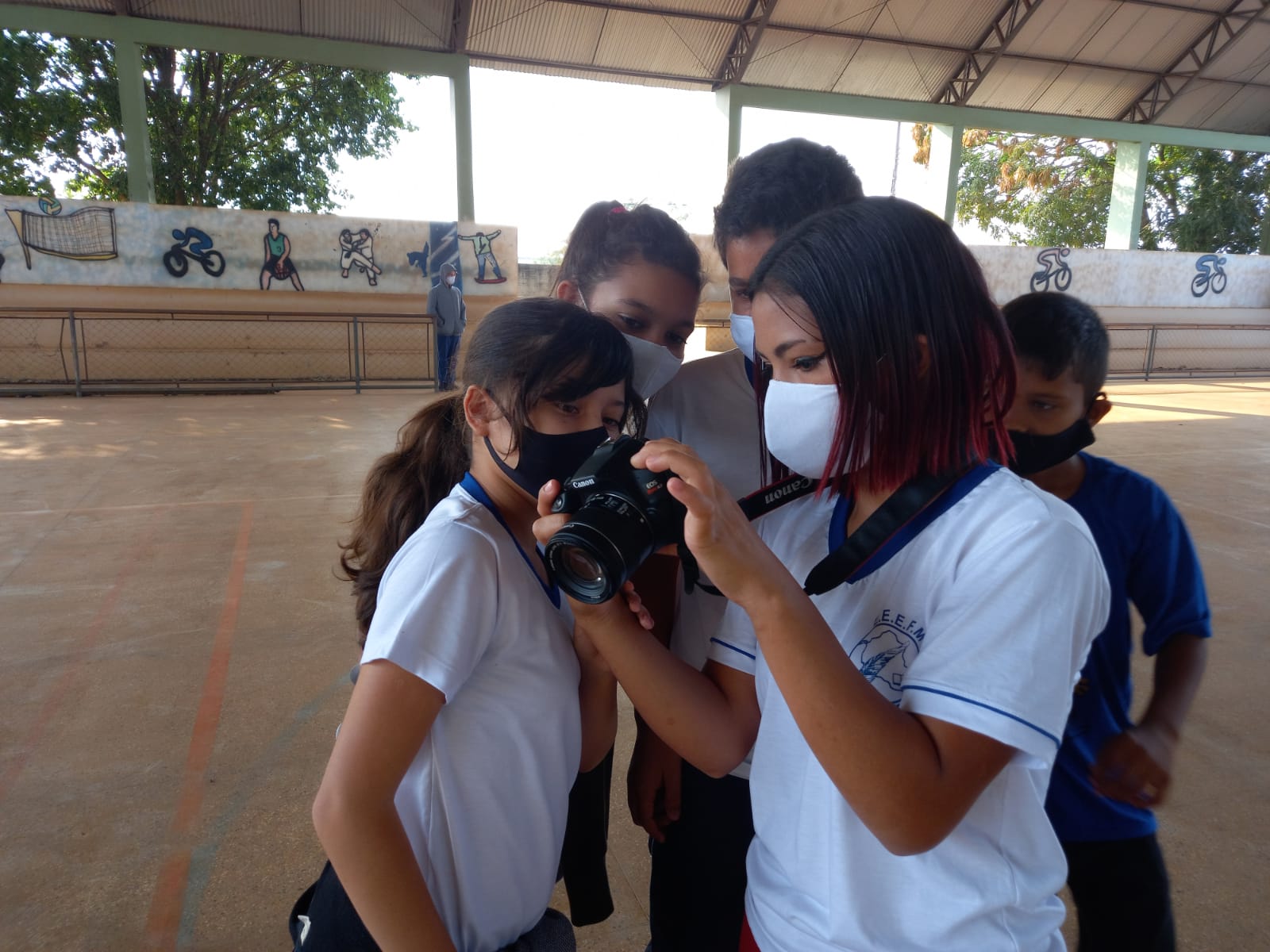 FACES DO QUILOMBO: Oficina de fotografia leva cultura e conhecimento para alunos de escola pública 