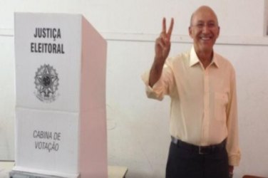 Governador Confúcio Moura vota em Ariquemes