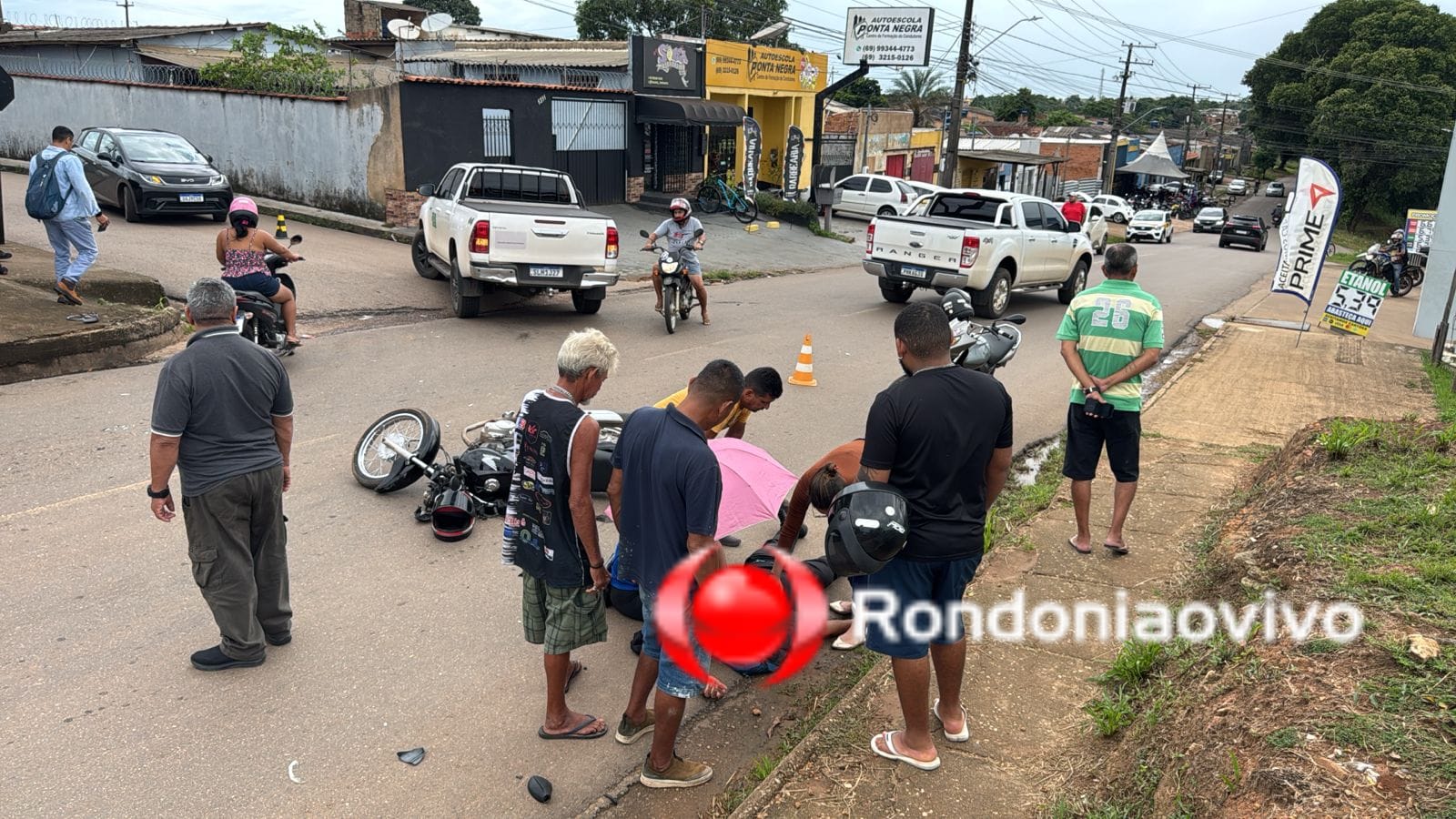 URGENTE: Motociclista fica seriamente ferido em acidente com veículo da Sesau 