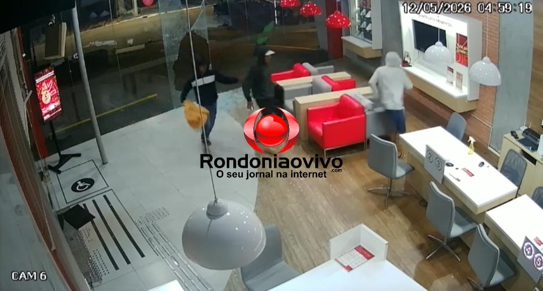 VIDEO: Quadrilha arromba lojas e leva R$ 100 mil em semijoias e eletrônicos