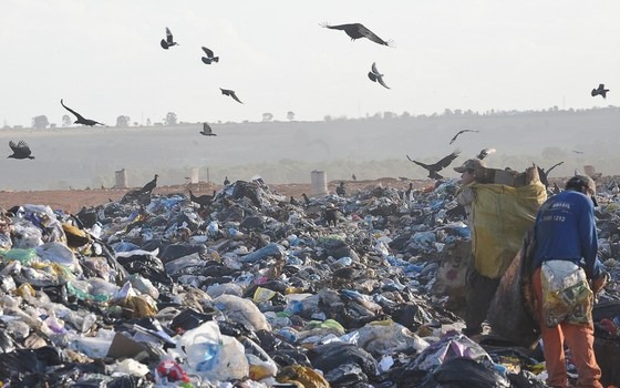 ATERROS E LIXÕES: Diferença entre ambos e as consequências ao meio ambiente