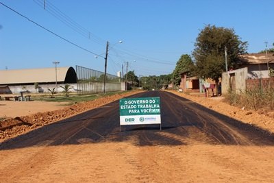 Começa processo de imprimação de pavimento em bairro de Porto Velho