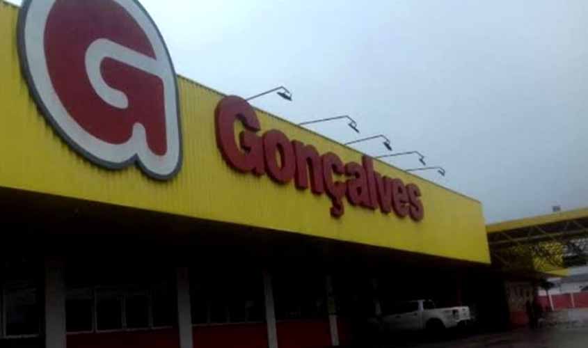 MANIFESTAÇÃO: Funcionários do Gonçalves fecham supermercado da Jatuarana, em Porto velho