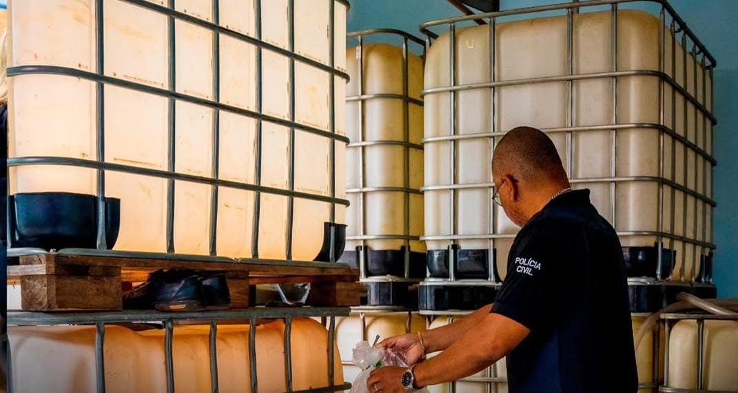 ALAMBIQUE: PC prende acusado de fabricação clandestina de bebidas