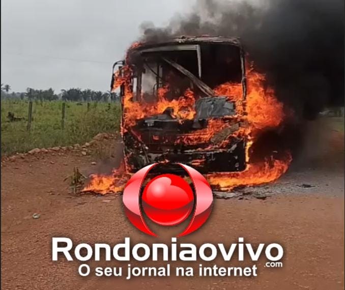URGENTE: Ônibus escolar é destruído por incêndio enquanto levava crianças