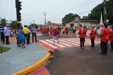 ESPIGÃO OU SUCUPIRA DO OESTE? -Autoridades inauguram semáforo