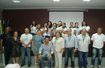 “Meninas da Metropolitana” prestam homenagem à direção da Faculdade com Medalha de Bronze do JUB’s 2011
