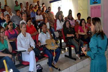 Prefeita resiste à devolução de estaduais em saúde 