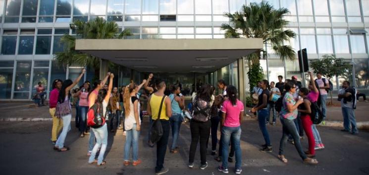 Estudantes que ocupam a UnB cobram reunião com MEC e pedem transparência